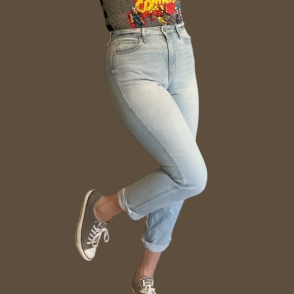 Hollister Denim - Hollister Ultra High-Rise Mom Jean | Size 3R